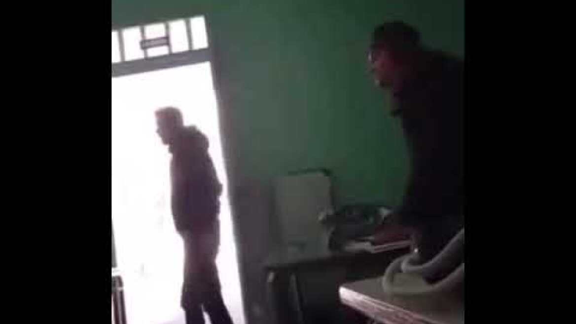 Μαθητής του ΕΠΑΛ τραμπουκίζει καθηγήτριά του !!!!!!!!!!!