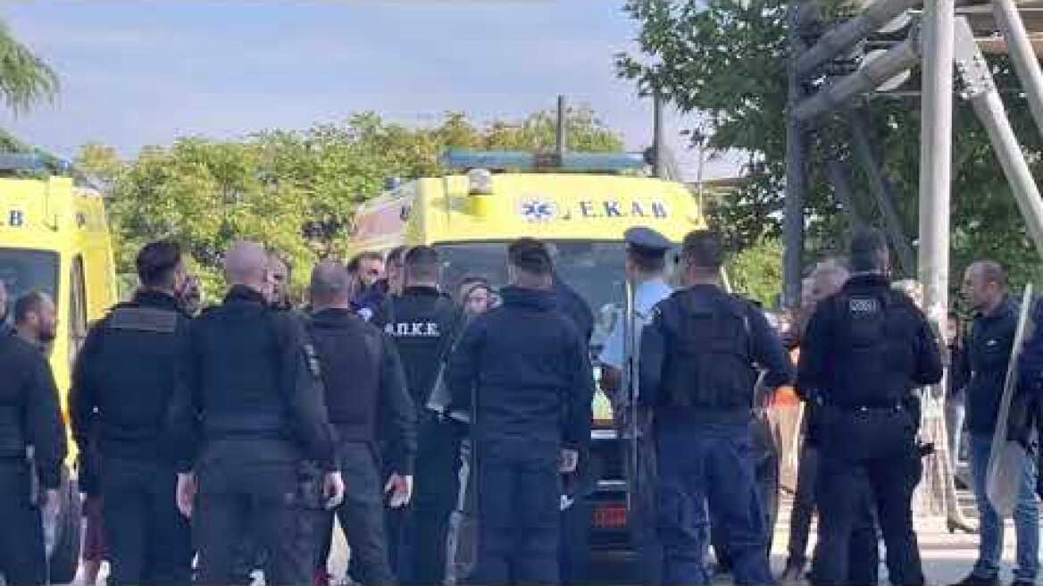 Ένταση έξω από τον Άγιο Αχίλλιο για τους εμβολιασμούς