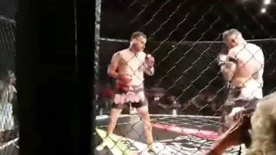 Ο 42χρονος δράστης σε αγώνα ΜΜΑ