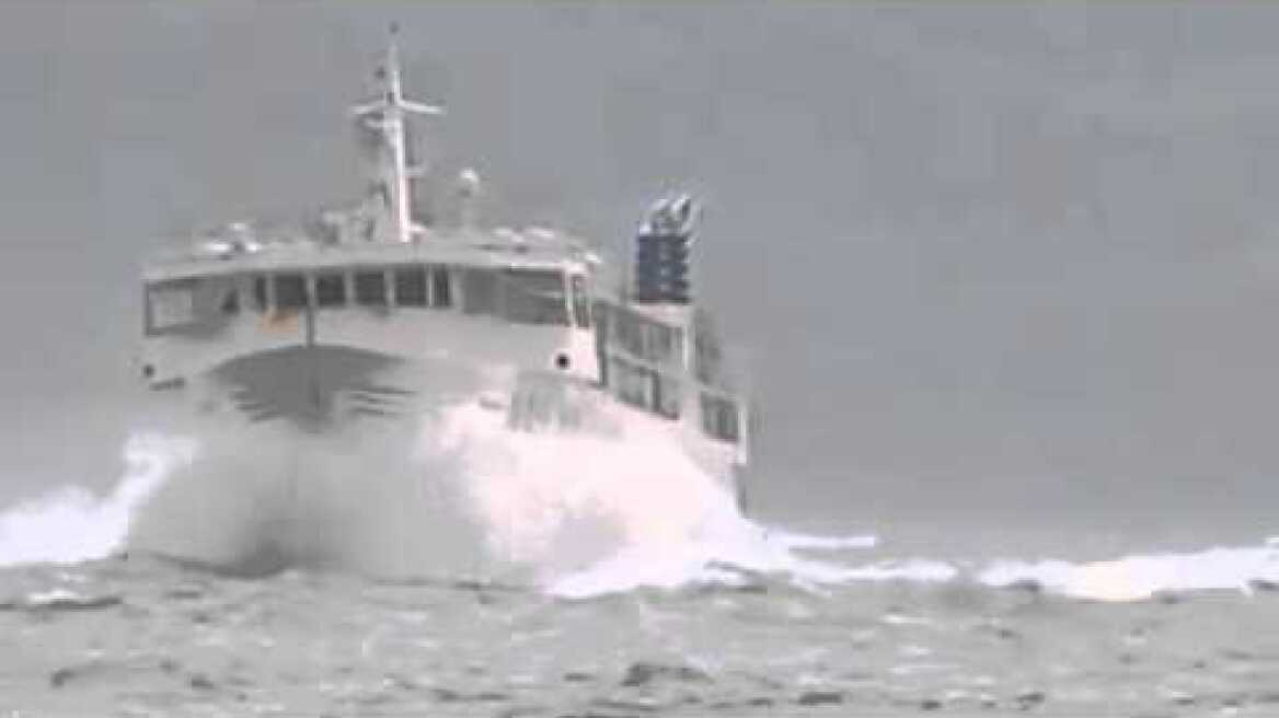 Το "Σκοπελίτης" δαμάζει τα κύματα