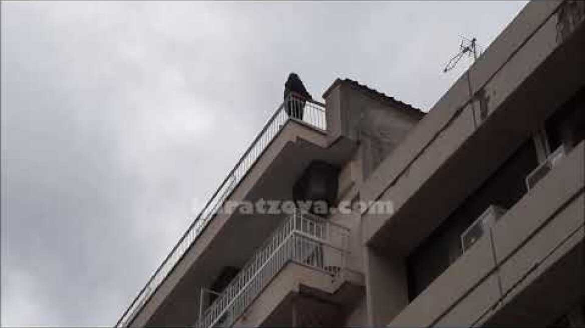 Γιαννιτσά: Απειλεί να αυτοκτονήσει η μητέρα της φοιτήτριας που είχε πηδήξει από μπαλκόνι