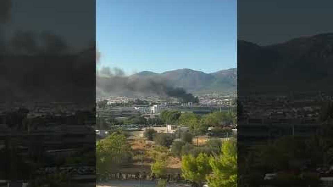 Φωτιά τώρα σε υπαίθριο χώρο στο Μενίδι