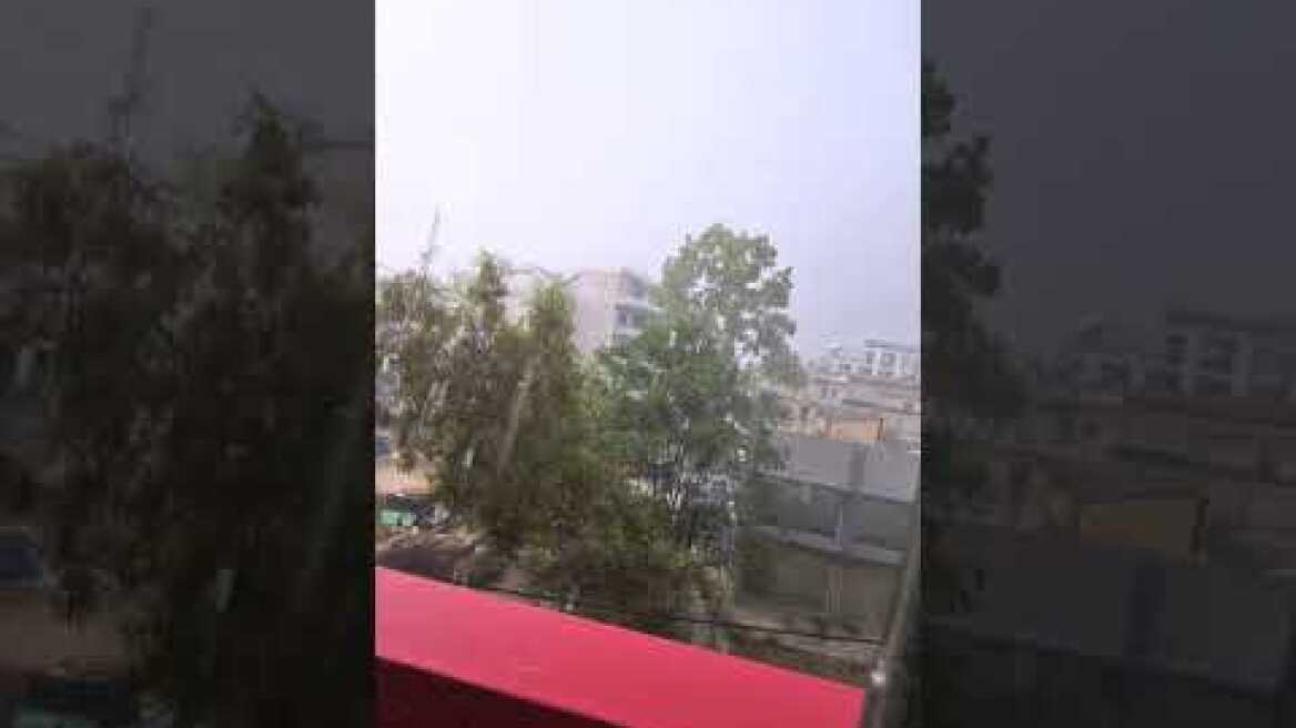 Καλοκαιρινό μπουρίνι στο Μαρούσι