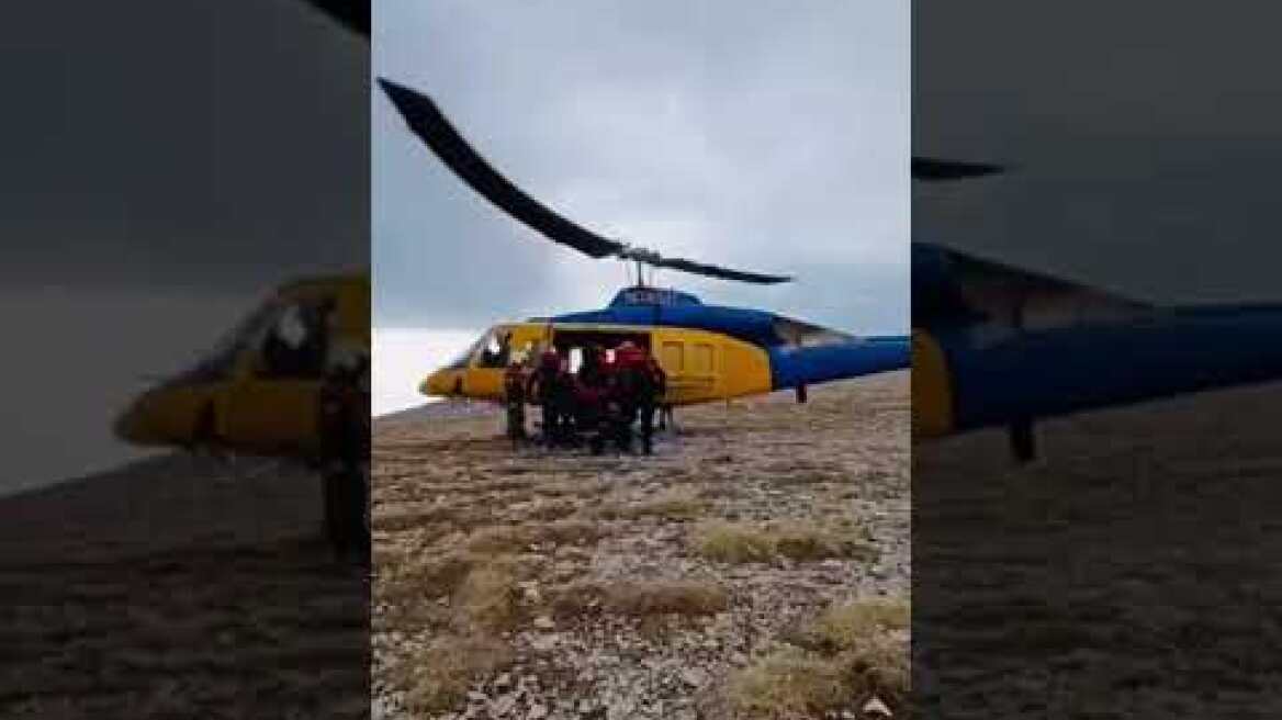 ThessToday.gr - Ανάσυρση σορού από τον Όλυμπο