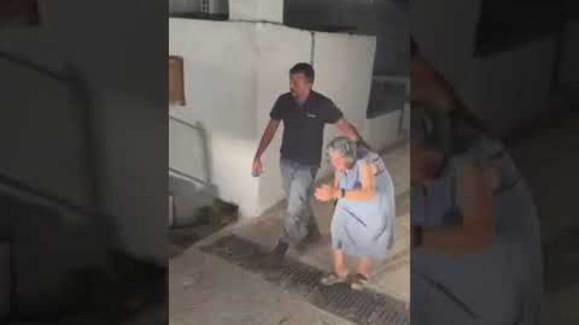 Εκκένωση στο χωριό Ασκληπιείο (1)