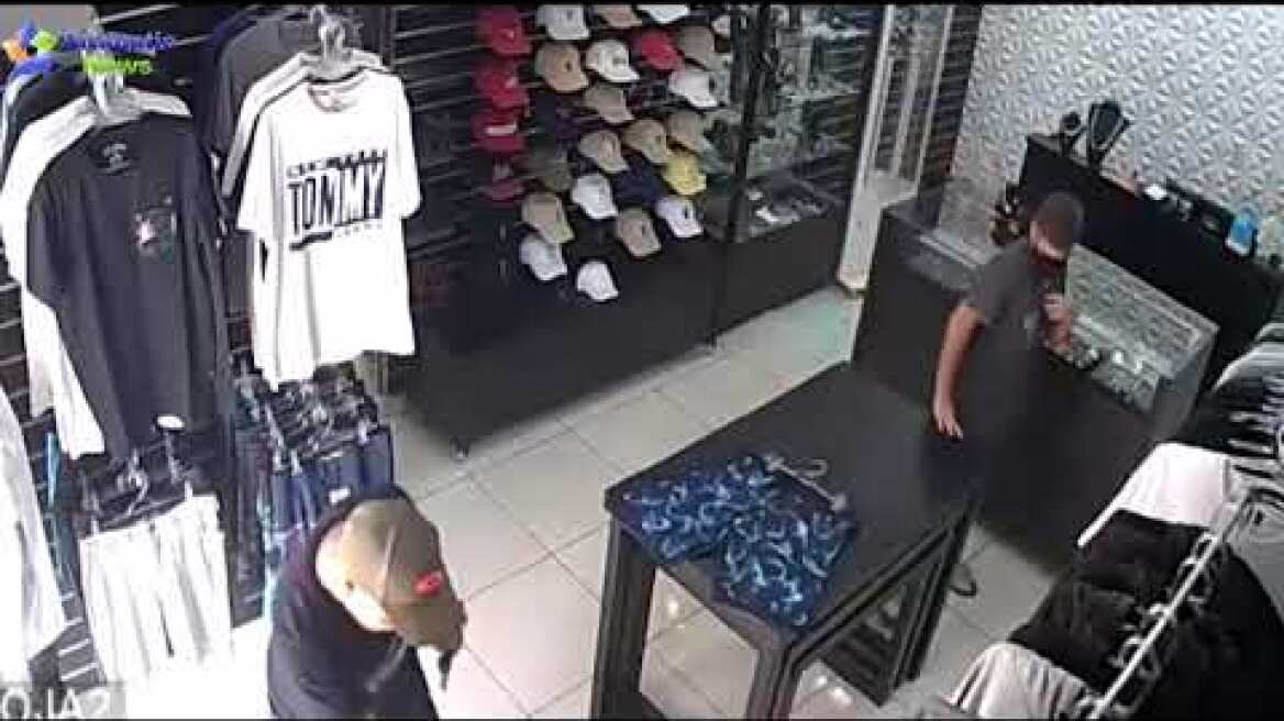 Shop owner shoots dead three robbers tried to rob his clothes store