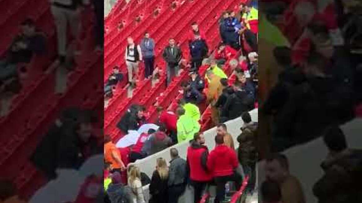 Τραγωδία: Φίλος του Ολυμπιακού υπέστη ανακοπή με τη λήξη του ματς και έχασε τη μάχη για τη ζωή...