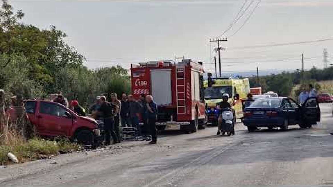 Σοβαρό τροχαίο στη Θεσσαλονίκη: Εγκλωβίστηκαν οδηγοί