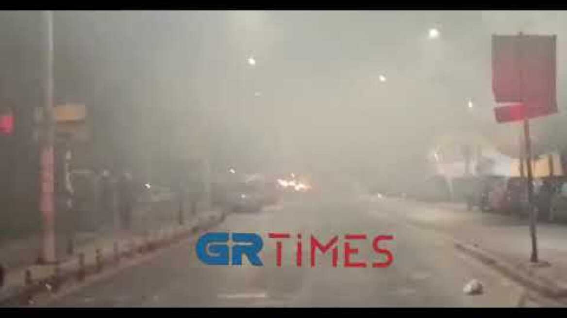 Χημικά και μολότοφ στο κέντρο της Θεσσαλονίκης