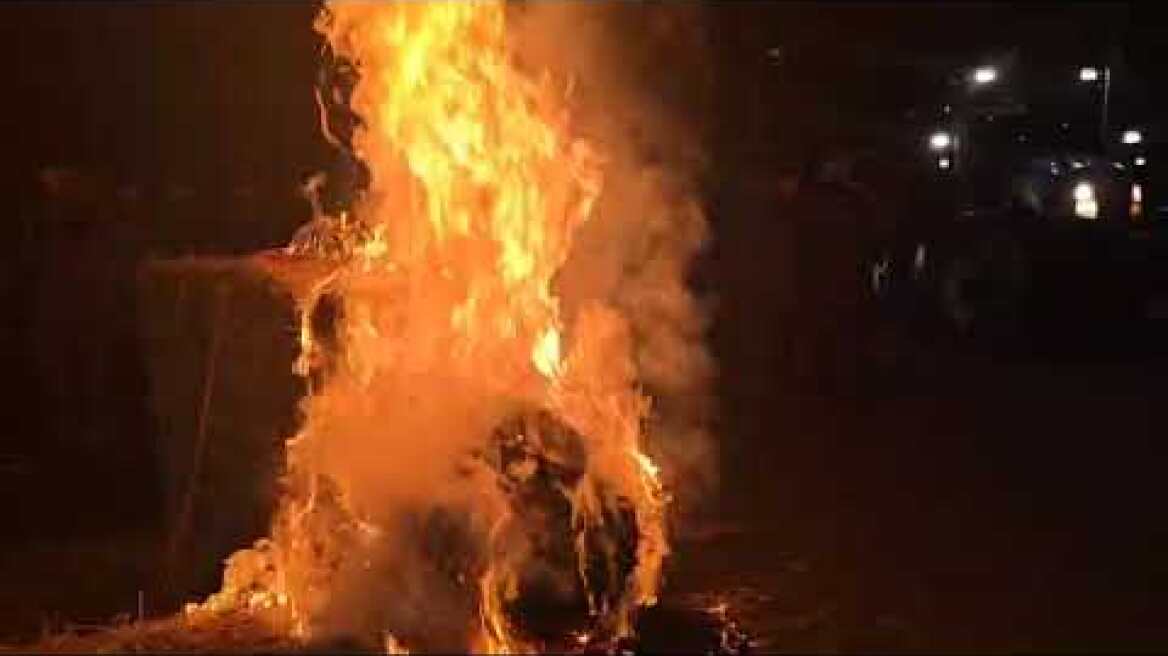 Στη Γυρτώνη οι αγρότες έβαλαν και φωτιά σε άχυρα