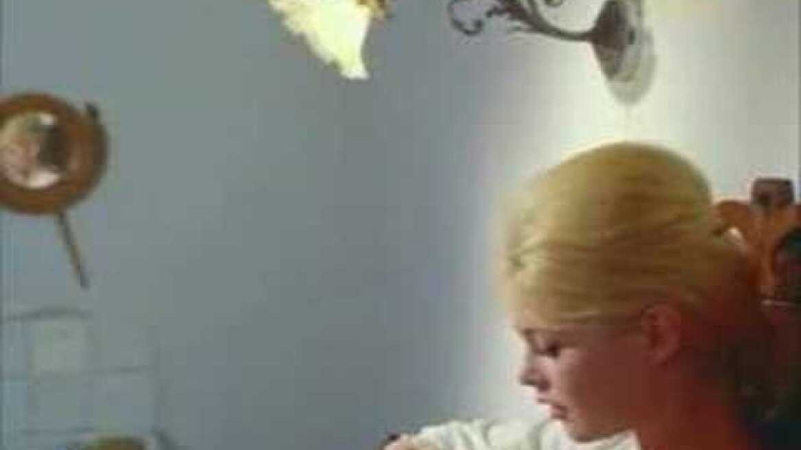 Brigitte Bardot singing Sidonie 1962
