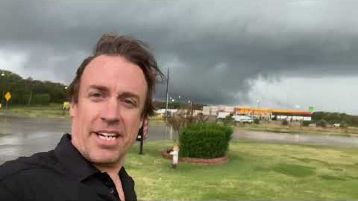 TORNADO OUTBREAK in East Texas! Dangerous supercells