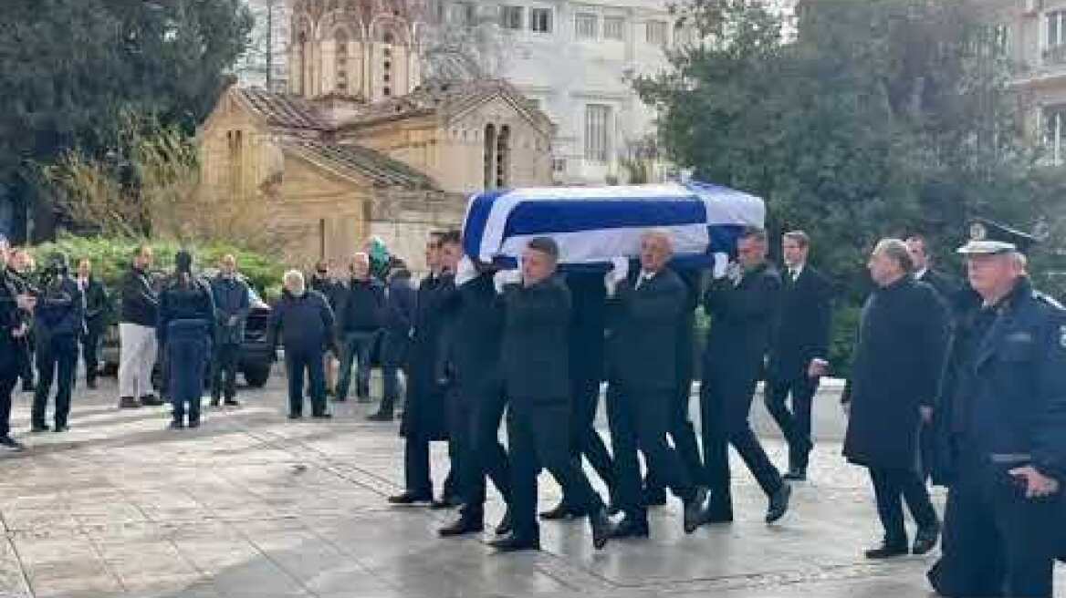 Η σορός από το παρεκκλήσι στην Μητρόπολη