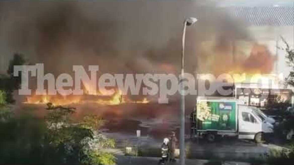 Νέο βίντεο από την φωτιά σε εργοστάσιο του Βόλου