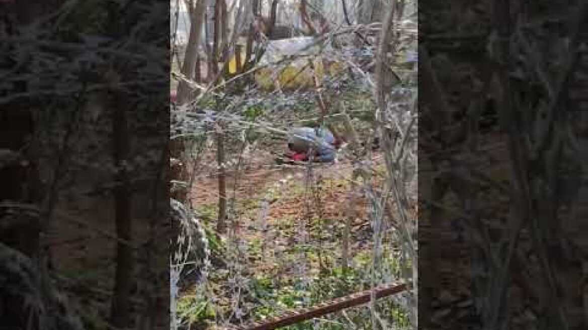 Επίδειξη πολεμικών τεχνών μπροστά από το φράχτη που χωρίζει τα ελληνοτουρκικά σύνορα στις Καστανιές2