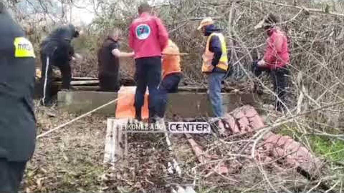 Εικόνες από την έρευνα των εθελοντικών οργανώσεων που ξεκίνησε από νωρίς το πρωί της Κυριακής