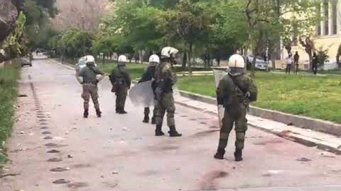 Επεισόδια με μολότοφ και πετροπόλεμος στην Πατησίων