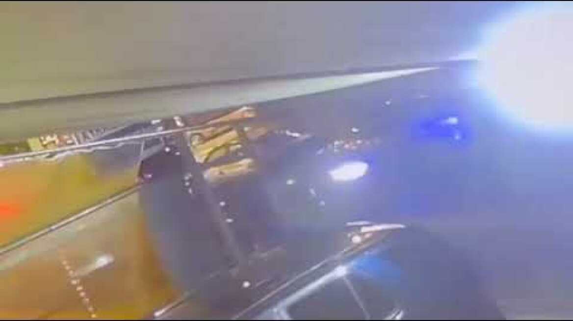 Οι μηχανές της ΔΙ.ΑΣ. την ώρα που μπαίνουν ανάποδα στην οδό Αντιοπης