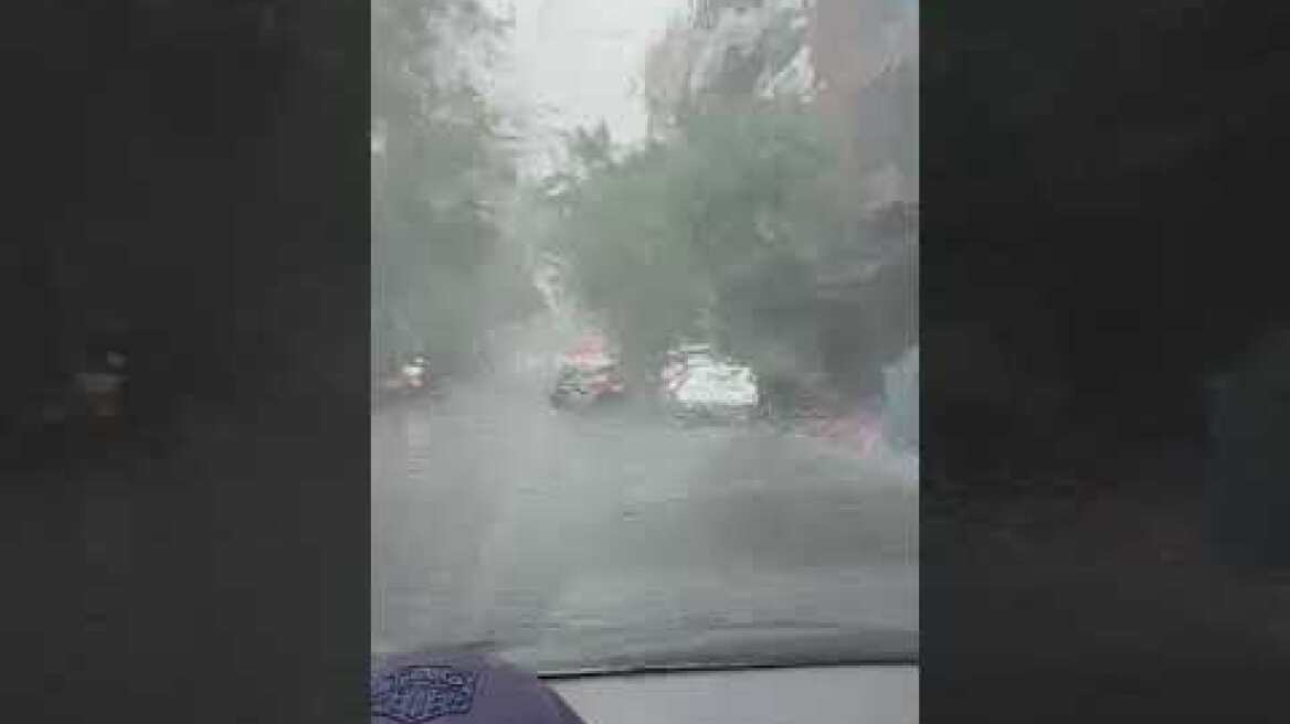 Κακοκαιρία Atena: Καταιγίδα στο κέντρο της Αθήνας (3)