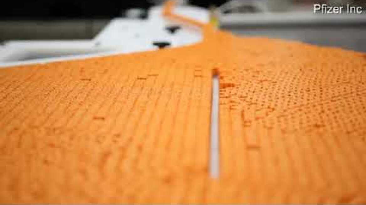 Video  Pfizer manufacture thousands of doses of Covid 19 vaccine   Daily Mail Online