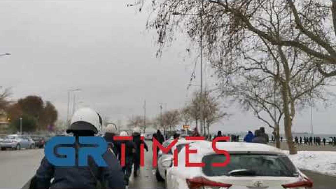 Λευκός Πύργος: Επεισόδια στη συγκέντρωση κατά του lockdown