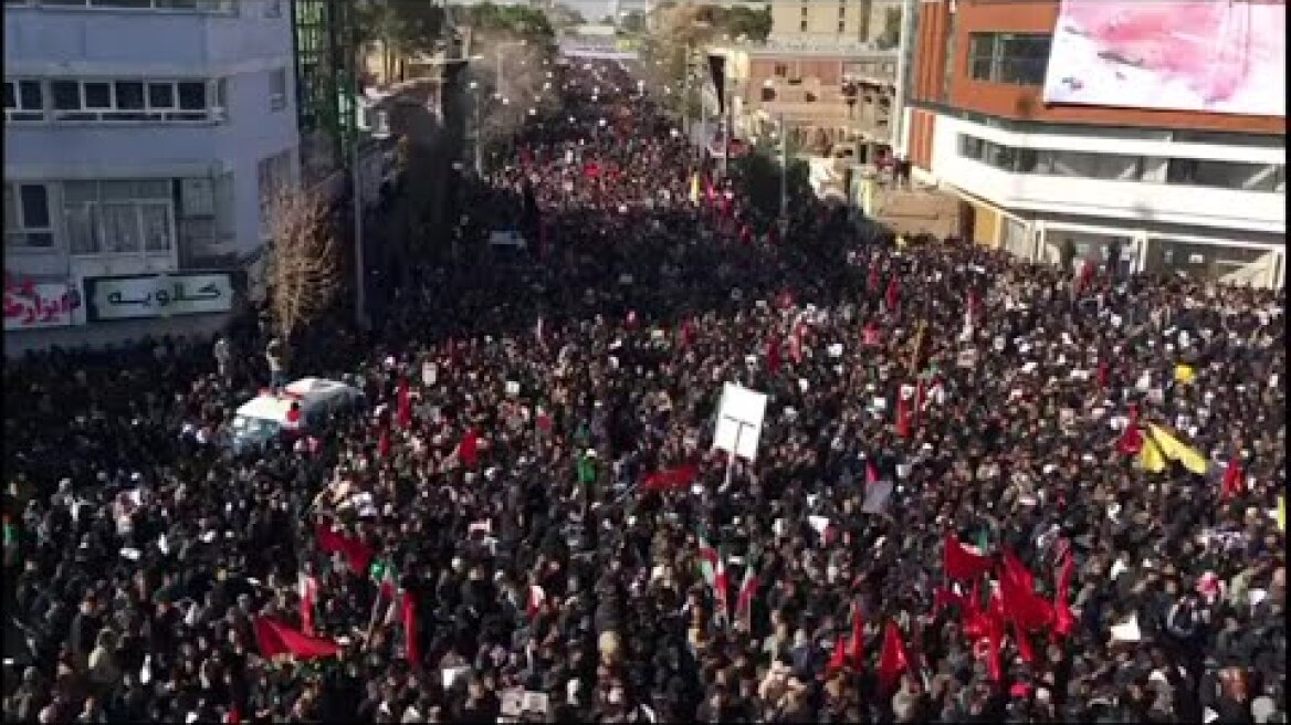 Iran: foule massive à Kerman avant l'enterrement du général Soleimani | AFP Images