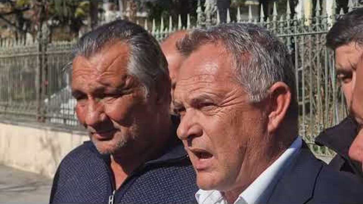 Ολοκληρώθηκε η συνάντηση του Μιχάλη Χρυσοχοΐδη με τους εκπροσώπους των αγροτικών μπλόκων (5)