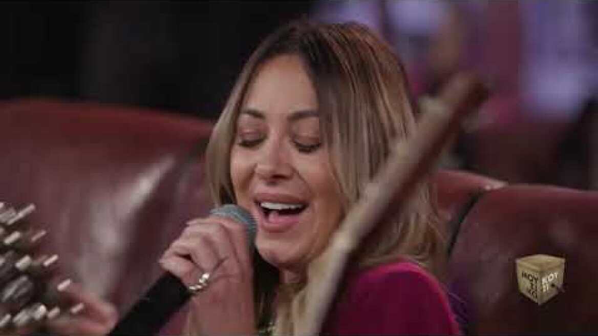 H Mελίνα Ασλανίδου τραγουδά για πρώτη φορά Αρλέτα