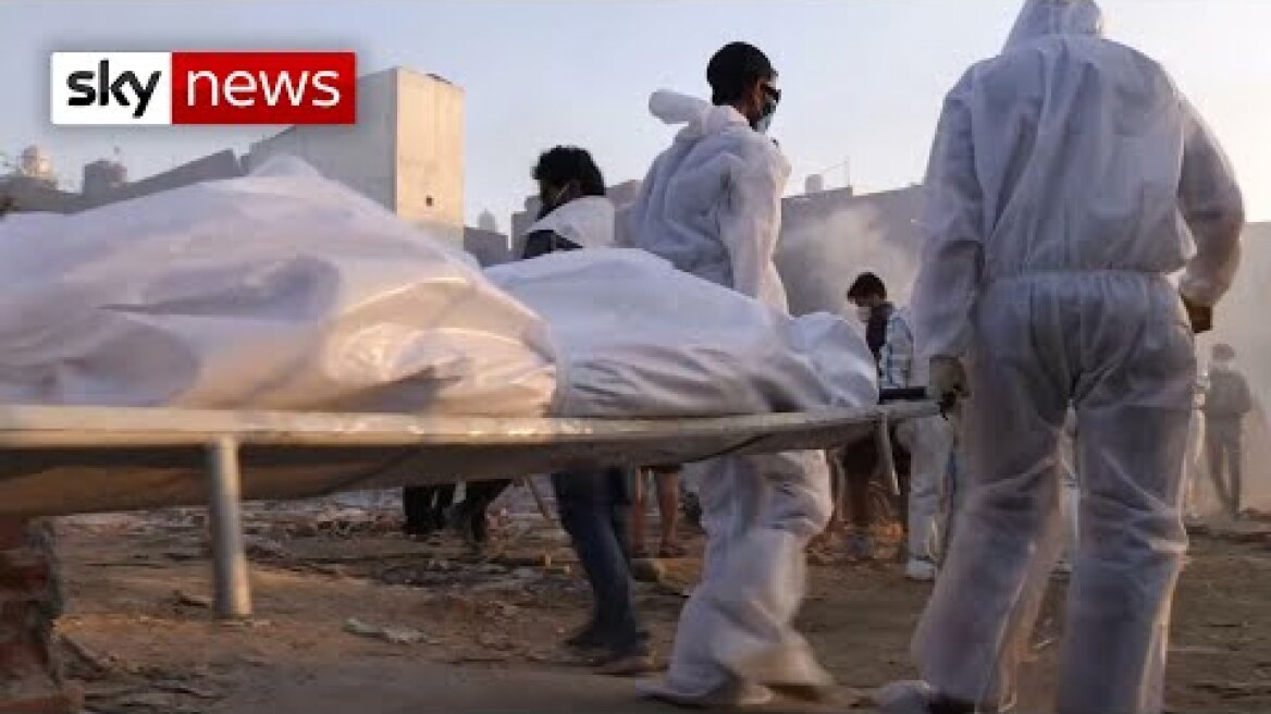 Makeshift crematoria set up in India as bodies of COVID-19 victims pile up