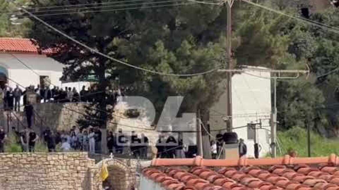Χώνος Μυλοποτάμου: Με οδύνη συγγενείς και φίλοι αποχαιρετούν τον 21χρονο Νικήτα Γεμιστό