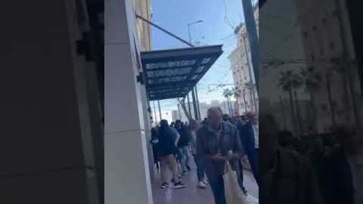 Επεισόδια από κουκουλοφόρους στην πορεία στο Σύνταγμα (1)