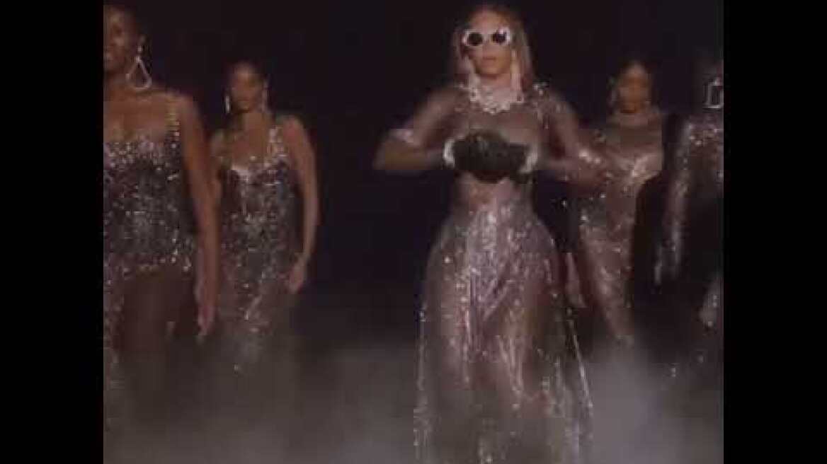 Η Μπιγιονσέ φοράει Βρεττάκο