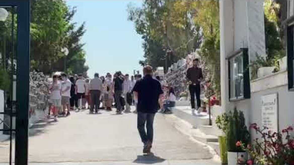 Βίντεο κηδεία 14χρονου Μάκη