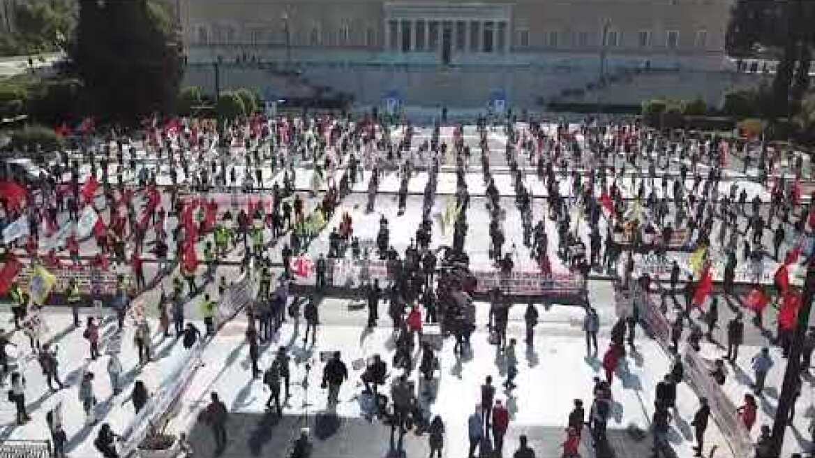 Πανοραμικό πλάνο απο την απεργιακή συγκέντρωση του ΠΑΜΕ την 1η Μάη