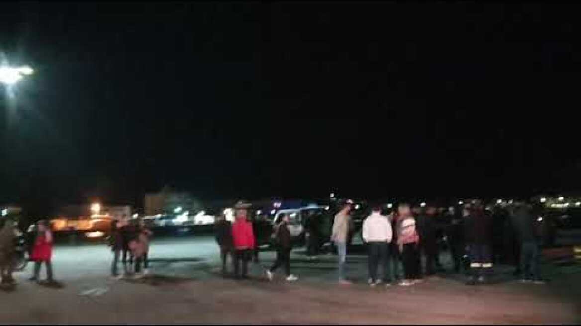 ΜΕΤΑΝΑΣΤΕΥΤΙΚΟ: Στο λιμάνι ο Δήμαρχος Κω και πολίτες για να διαμαρτυρηθούν