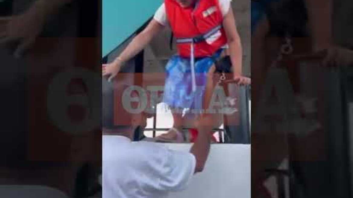 Βίντεο από το φέρι μποτ που κόλλησε στην ξέρα στην Εύβοια (5)