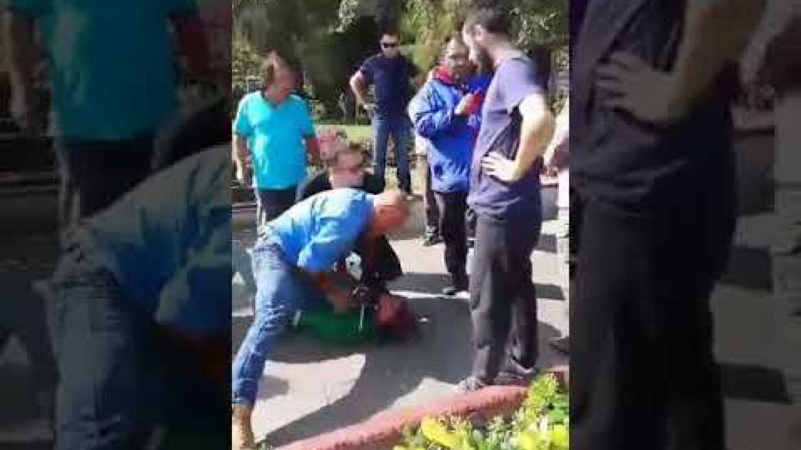 Μυτιλήνη: Νέο βίντεο από τη σύλληψη του ανήλικου Μαροκινού που έκλεψε κινητό