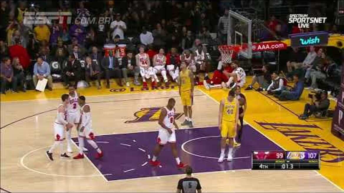 NBA: Lakers fazem falta no último segundo, Bulls convertem lance livre sofrido e fazem torcida p...