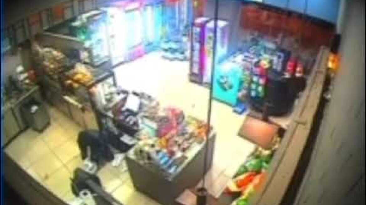 Εισέβαλε με όπλο τρεις φορές στο ίδιο κατάστημα καφέ - ψιλικών της Θεσσαλονίκης (1)