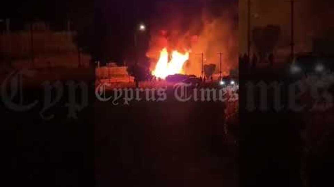 cyprustimes.com: Ανάσταση με παρατράγουδα στη Λεμεσό-Έκαψαν όχημα της αστυνομίας