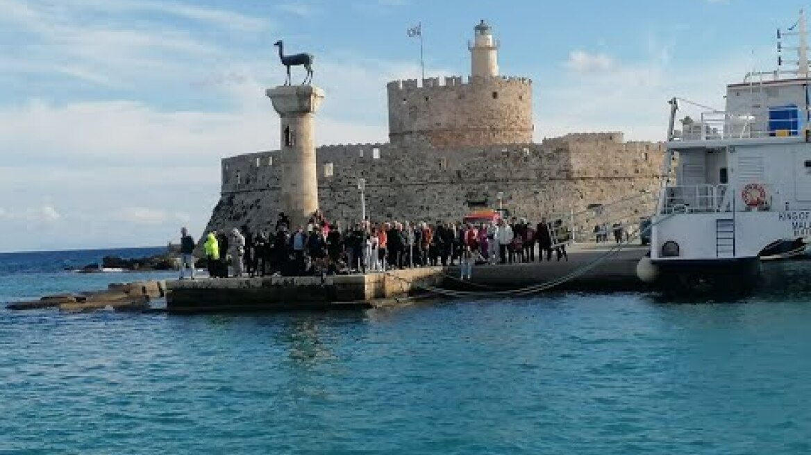 Πολύς κόσμος στην τελετή των Θεοφανίων στο Μαντράκι (βίντεο & φωτογραφίες)