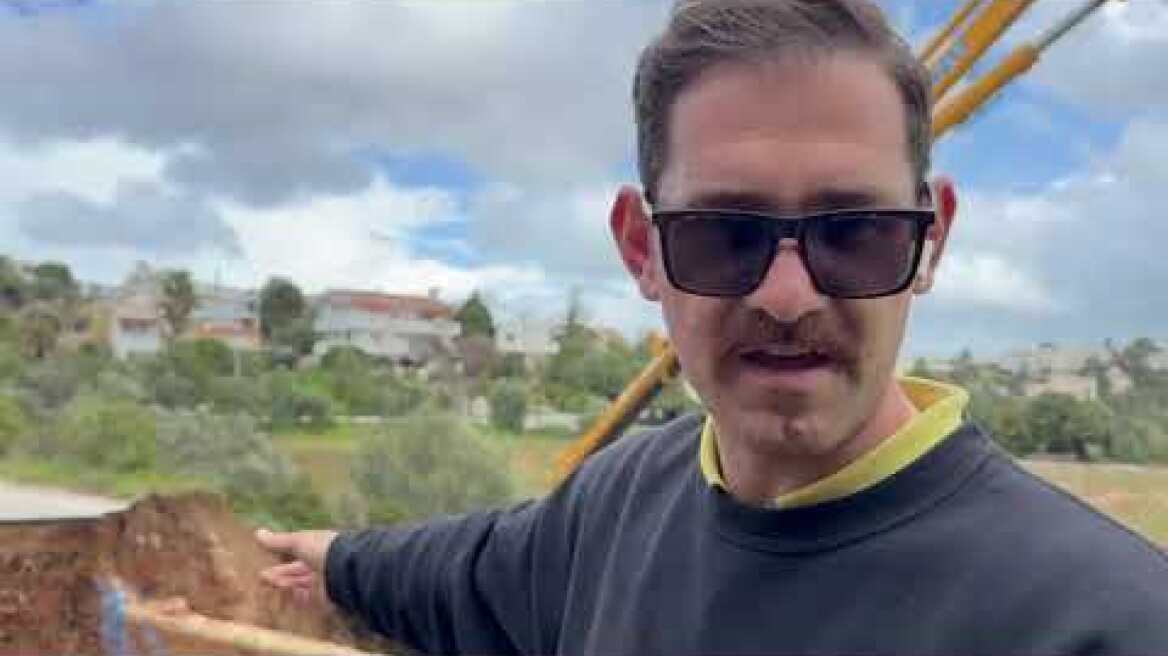 Μιχάλης Γκούνης - χειριστής γερανοφόρου