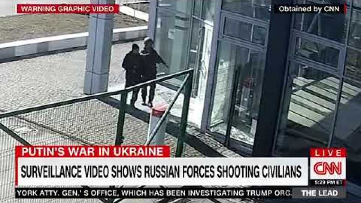 Video shows Russian soldiers killing 2 civilians in Kyiv / Київ / Киев before ransacking a business