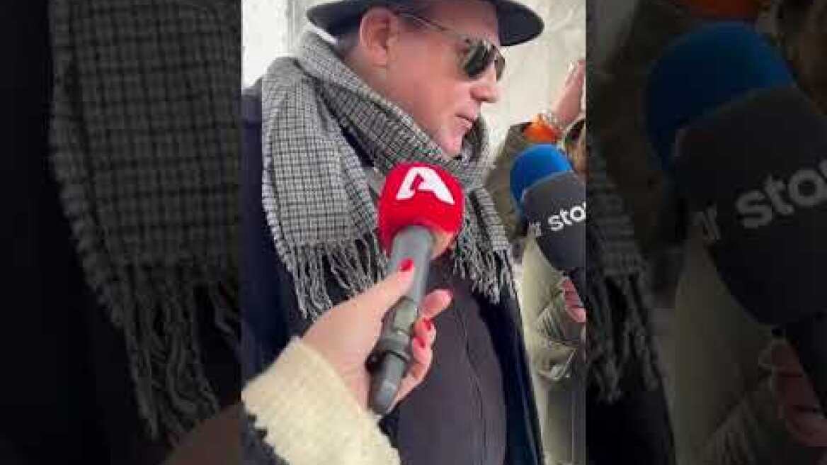 Το τελευταίο αντίο στη Μέλπω Ζαρόκωστα: Ο γιος της, Αλέξανδρος Παγουλάτος