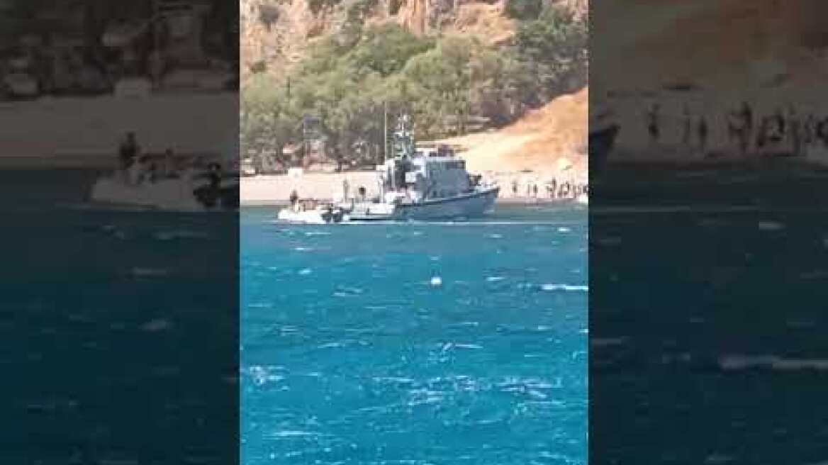 Φωτιά στο Ρέθυμνο: Δείτε βίντεο από τον απεγκλωβισμό ατόμων από την παραλία Πρέβελης