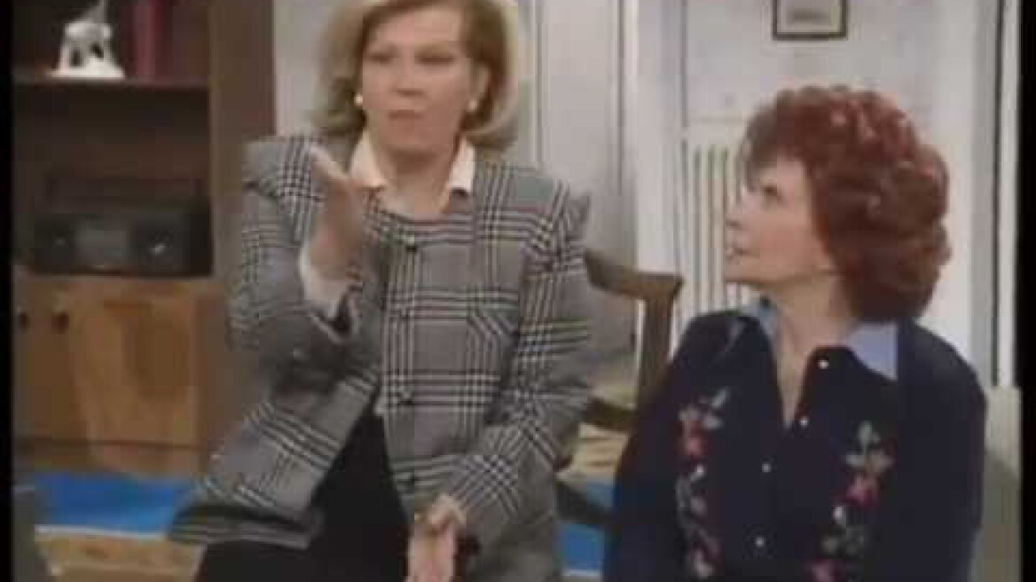 Το ρετιρέ - Η Κατερίνα έξω απ' τα ρούχα της!!!