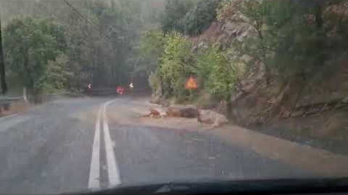 Χείμαρροι οι δρόμοι απο Πορταριά προς Βόλο (5)