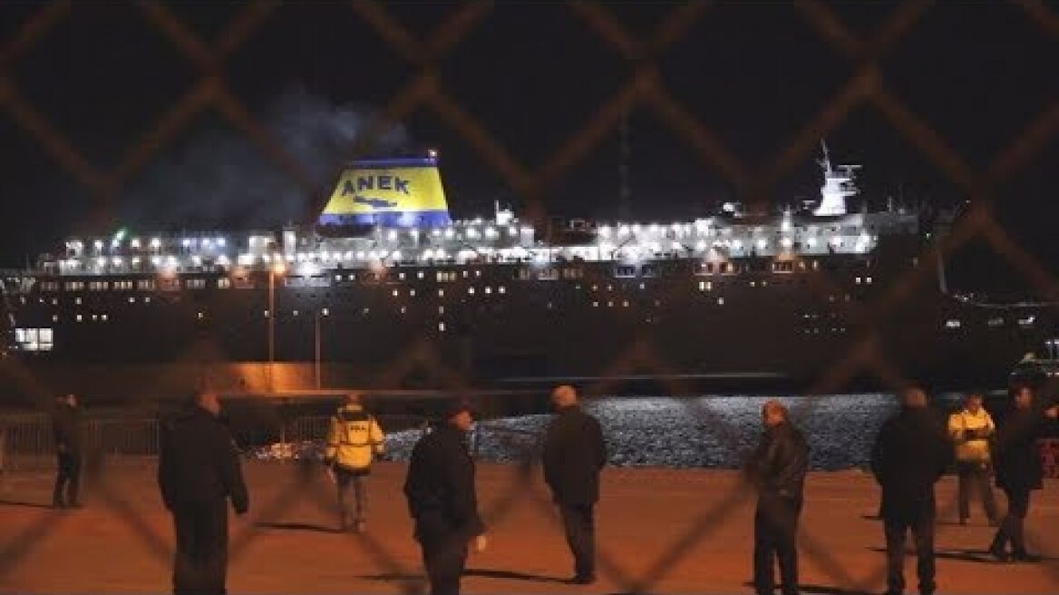 Σε καραντίνα στον προβλήτα κρουαζιέρας του Πειραιά το «Ελευθέριος Βενιζέλος» με τα 119 κρούσματα