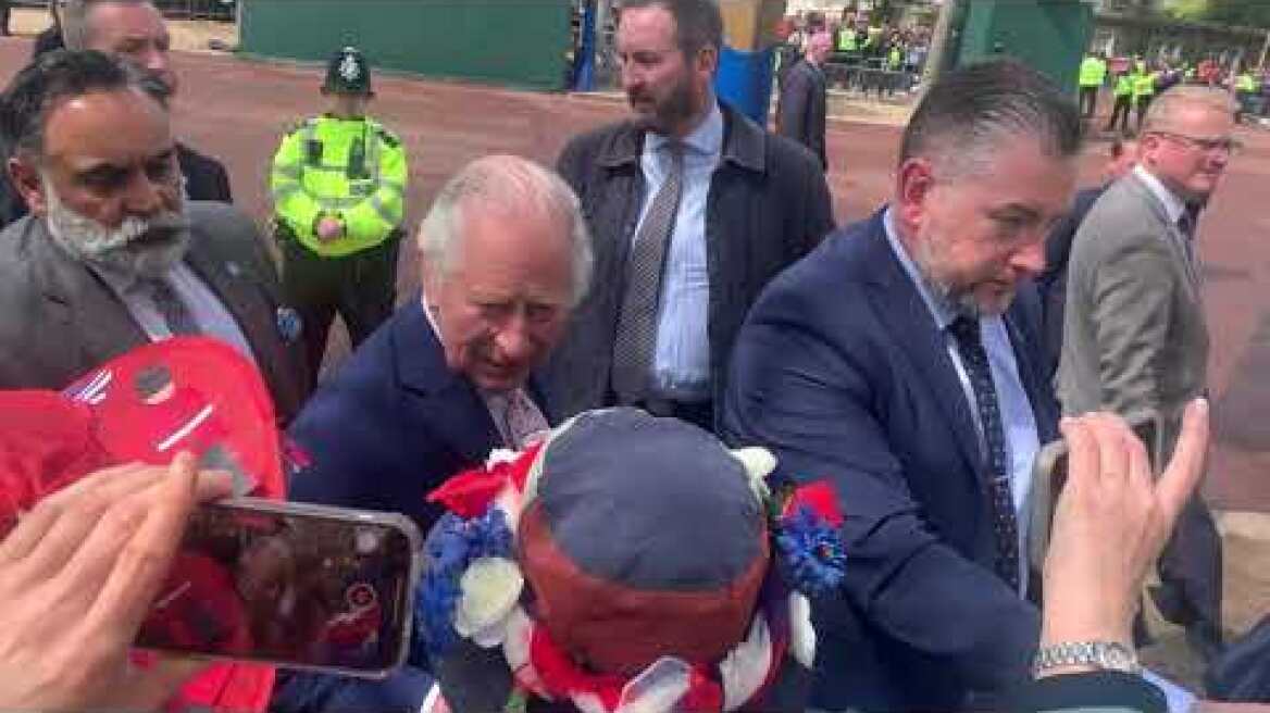 Χαιρετισμός Καρόλου