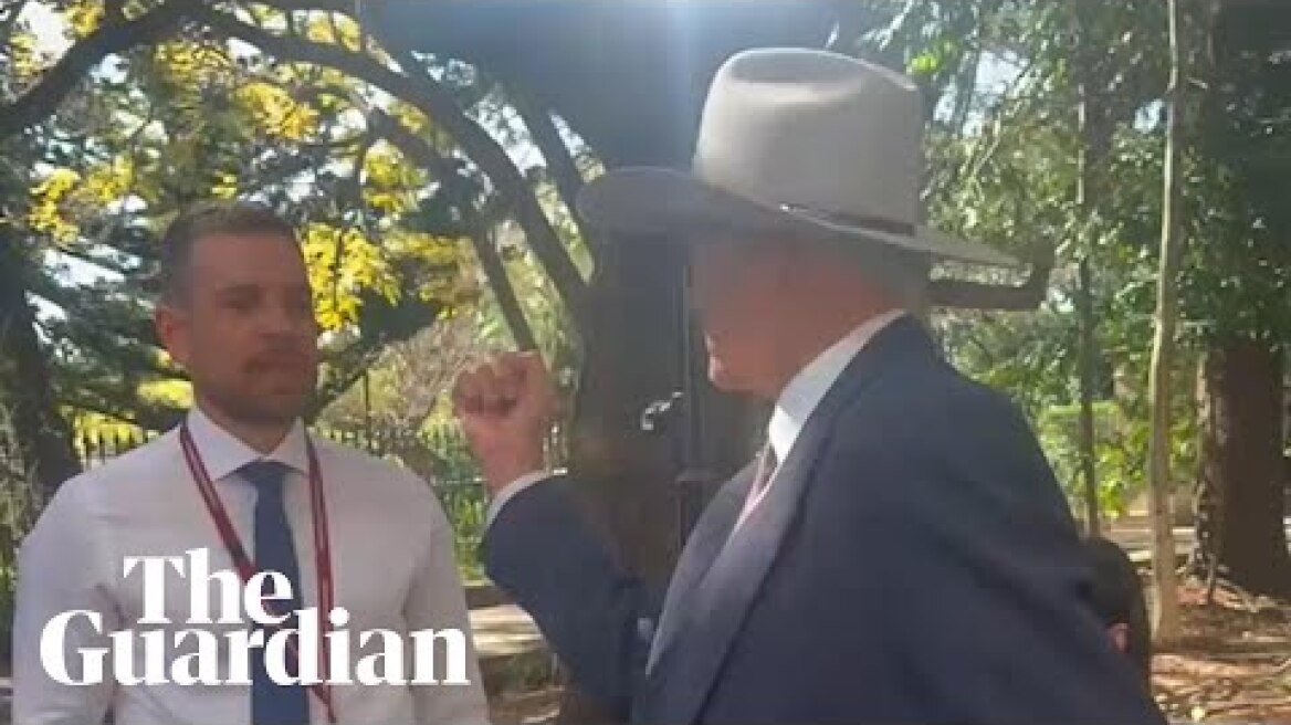 Australian politician Bob Katter threatens to punch journalist who asked about Lebanese heritage